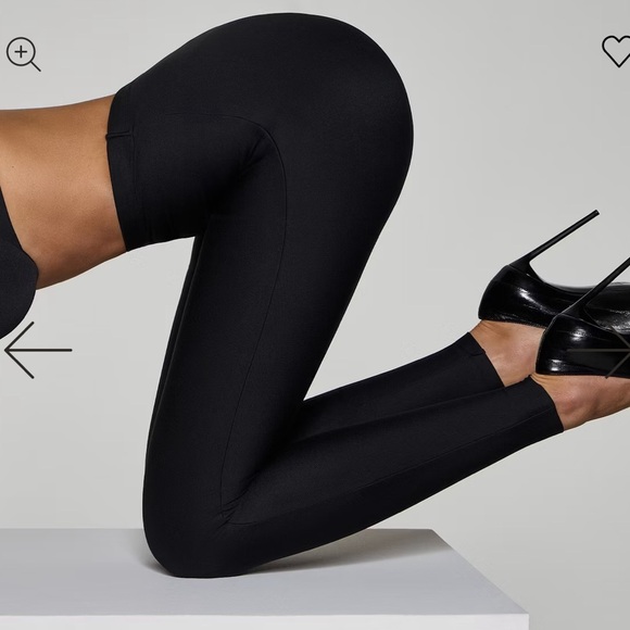 NWOT Skims Body Butt Enhancing Padded Legging Shapewear Onyx Black Size Small - Picture 2 of 6